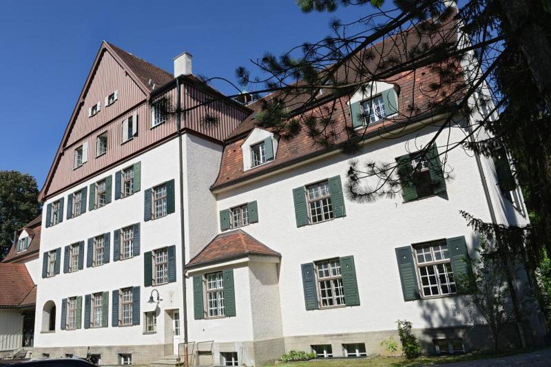 Würmtalklinik: Erneuerung der Fenster im denkmalgeschützen Ensemble